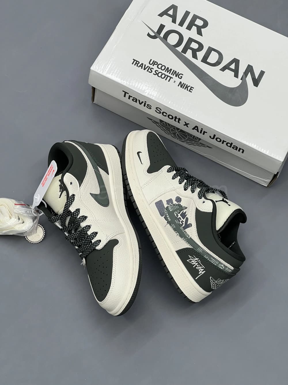 کفش جردن وان استاسی کرم سبز Air Jordan 1 Low Stussy — تصویر ۳