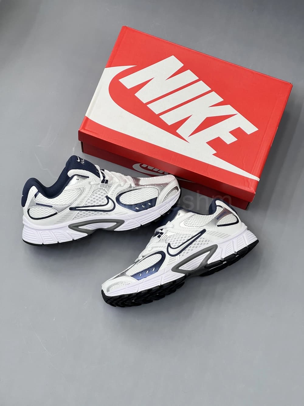 کفش نایک وی فایو سفید سرمه ای Nike V5 RNR White Navy Blue
