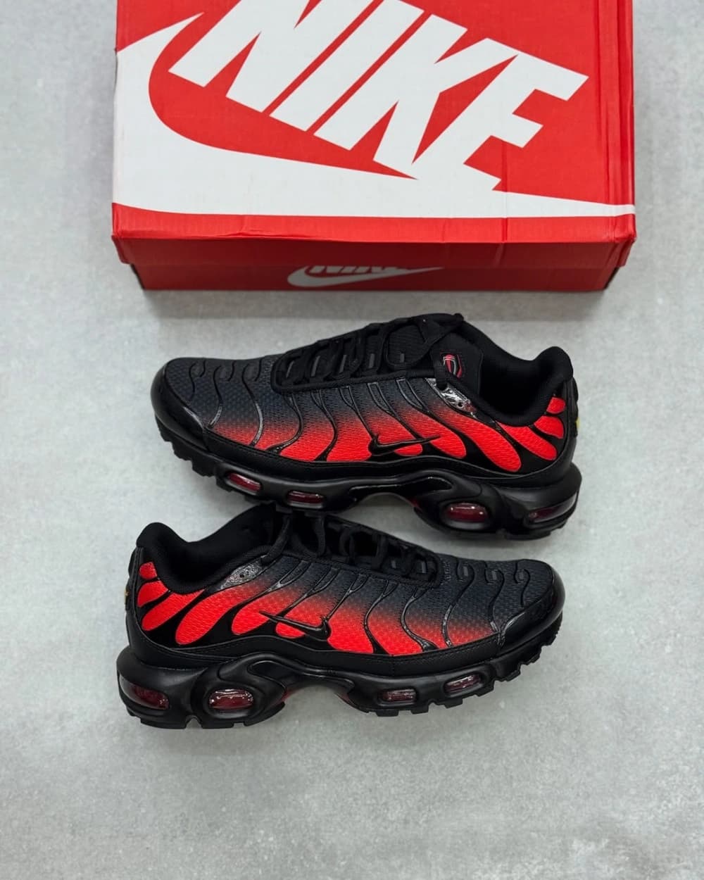 کفش نایک ایر مکس تی‌ان مشکی قرمز Nike Air Max TN Plus Red Black