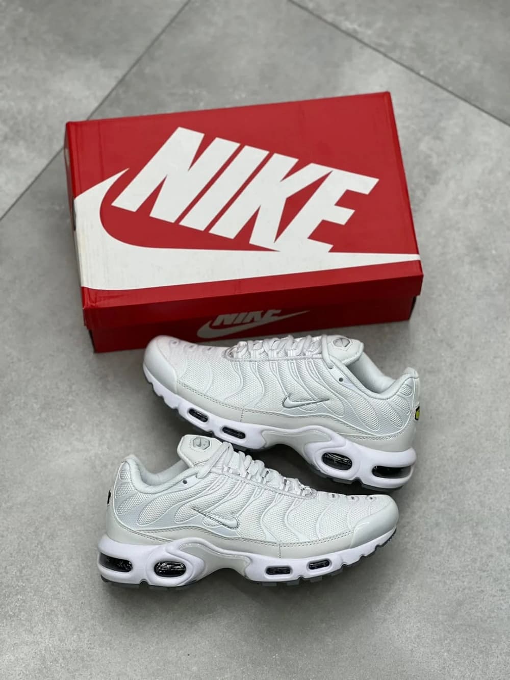 کفش نایک ایر مکس تی‌ان سفید Nike Air Max TN Plus Triple White