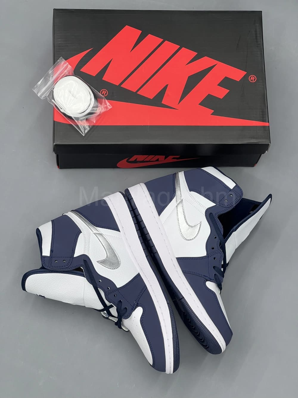 کفش جردن وان سفید سرمهای ساقدار Jordan 1 High JP Midnight Navy — تصویر ۴