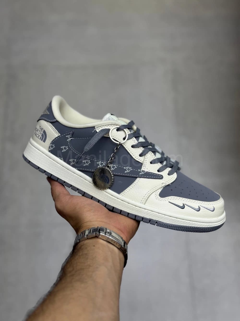 کفش جردن تراویس نورث فیس طوسی کرم Jordan 1 x Travis Scott