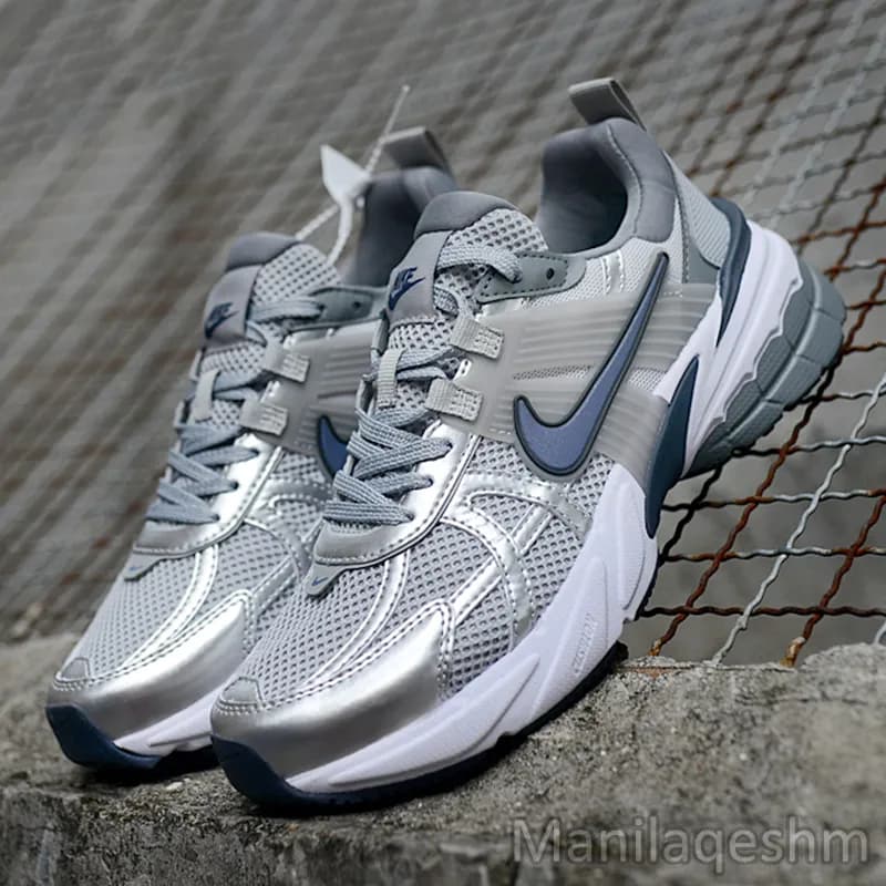 کتونی نایک وی تو کی ران طوسی سفید سرمهای Nike V2K Run Wolf Grey Midnight Navy