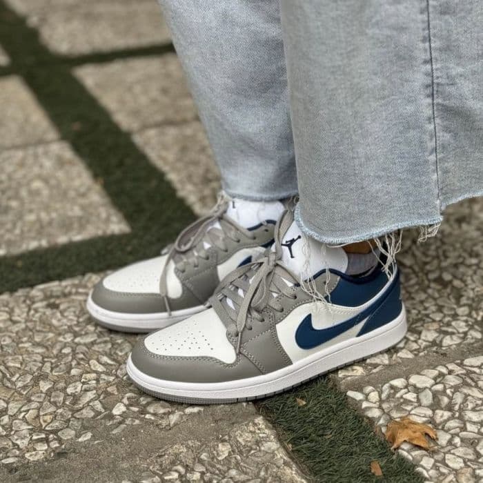 جردن وان استلث فرنچ بلو Jordan 1 Low Stealth French Blue — تصویر ۳