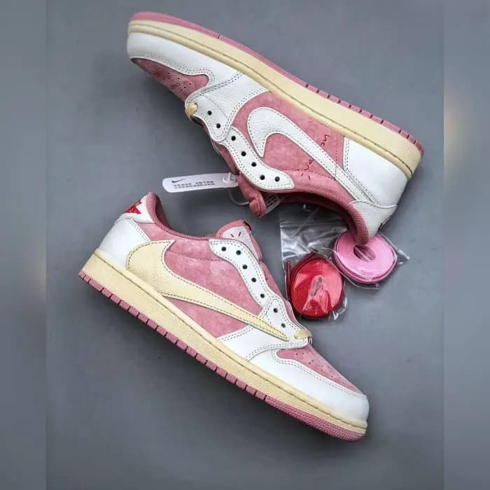 کتونی جردن تراویس صورتی کرم Jordan 1 Low Travis Scott shy pink — تصویر ۲