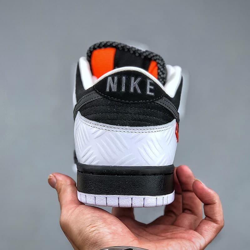 نایک اس بی دانک تایتبوث Nike SB Dunk Low Tightbooth — تصویر ۴