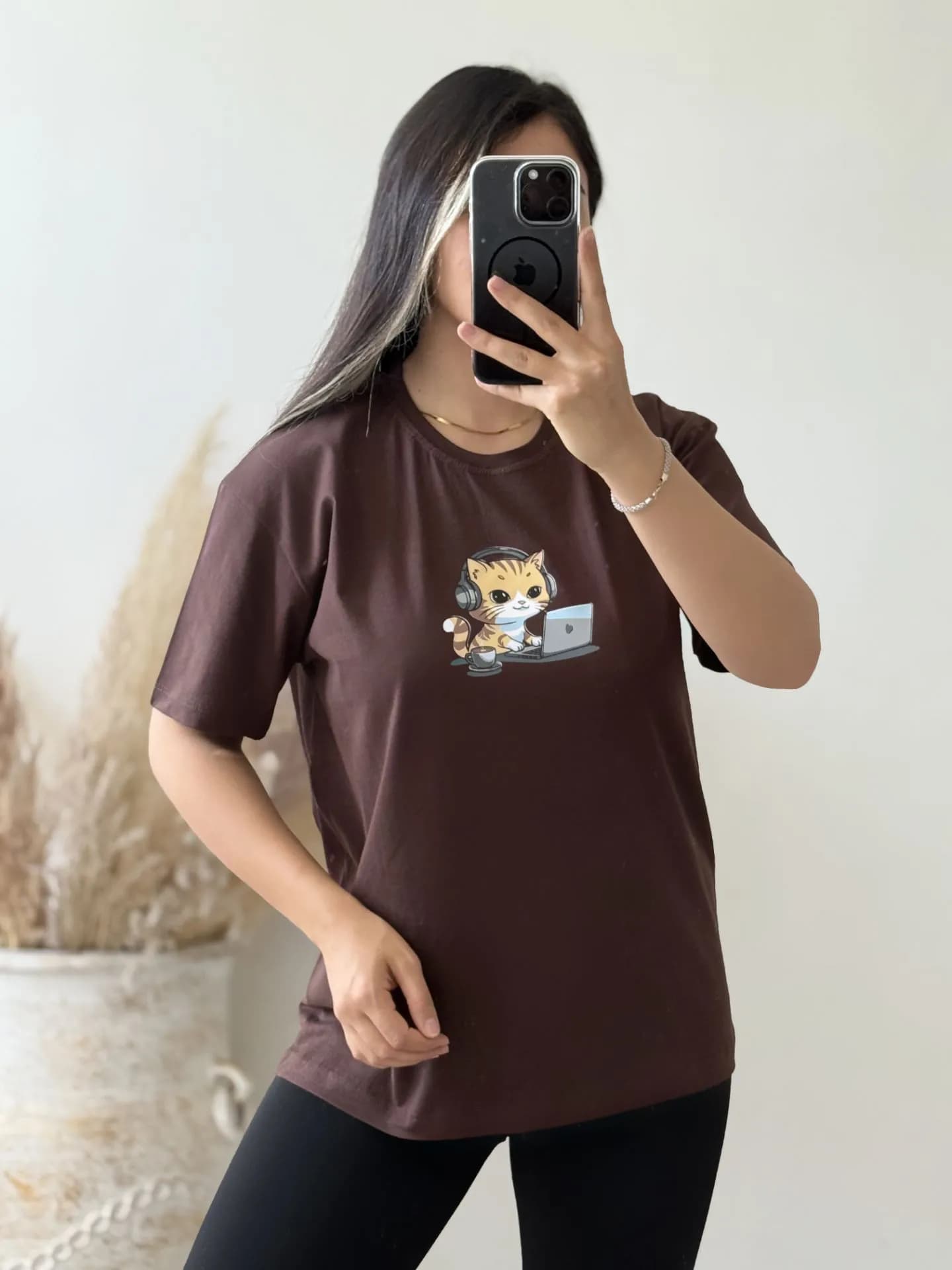 تیشرت گربه کارمند — تصویر ۴