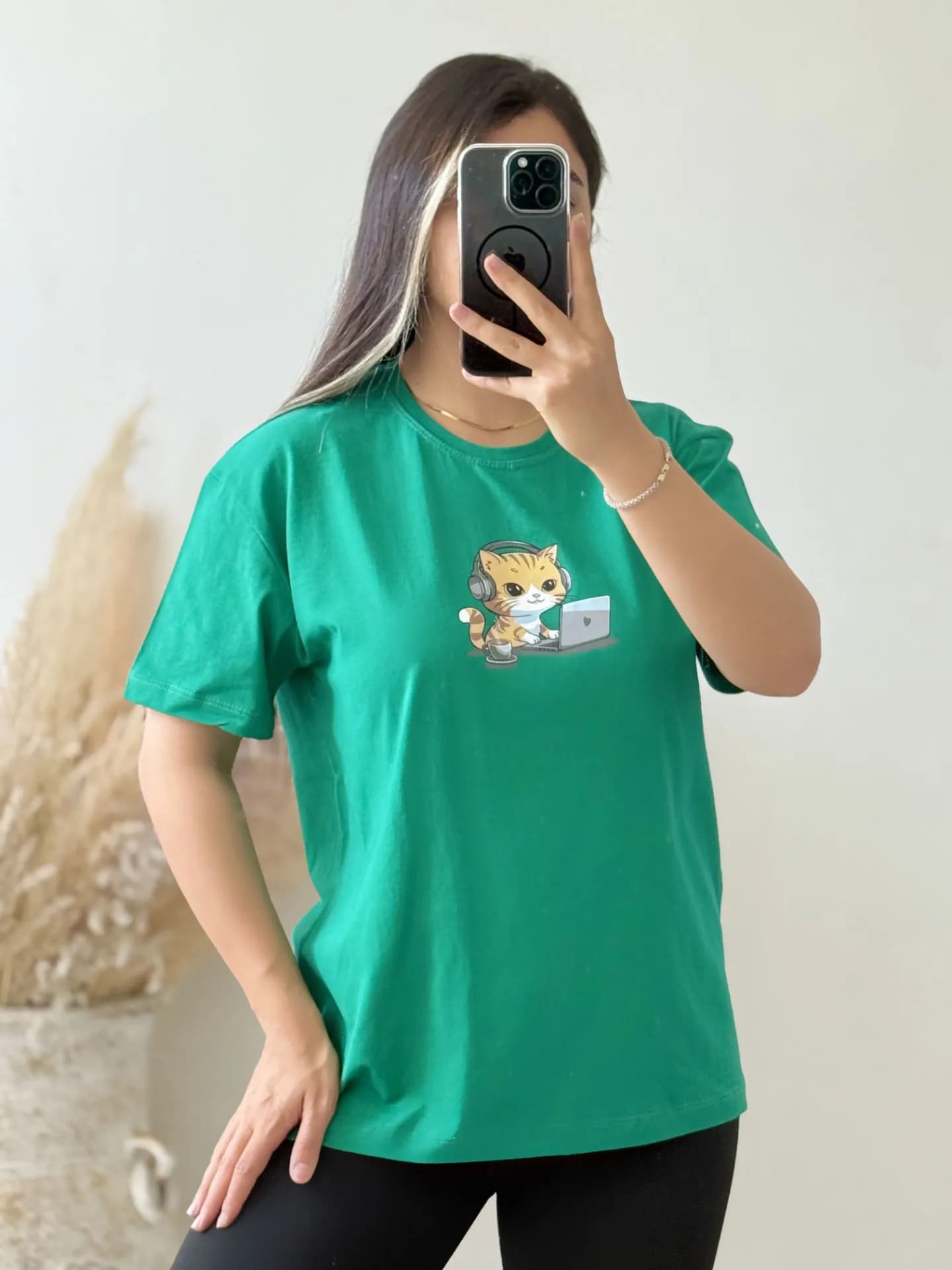 تیشرت گربه کارمند — تصویر ۳