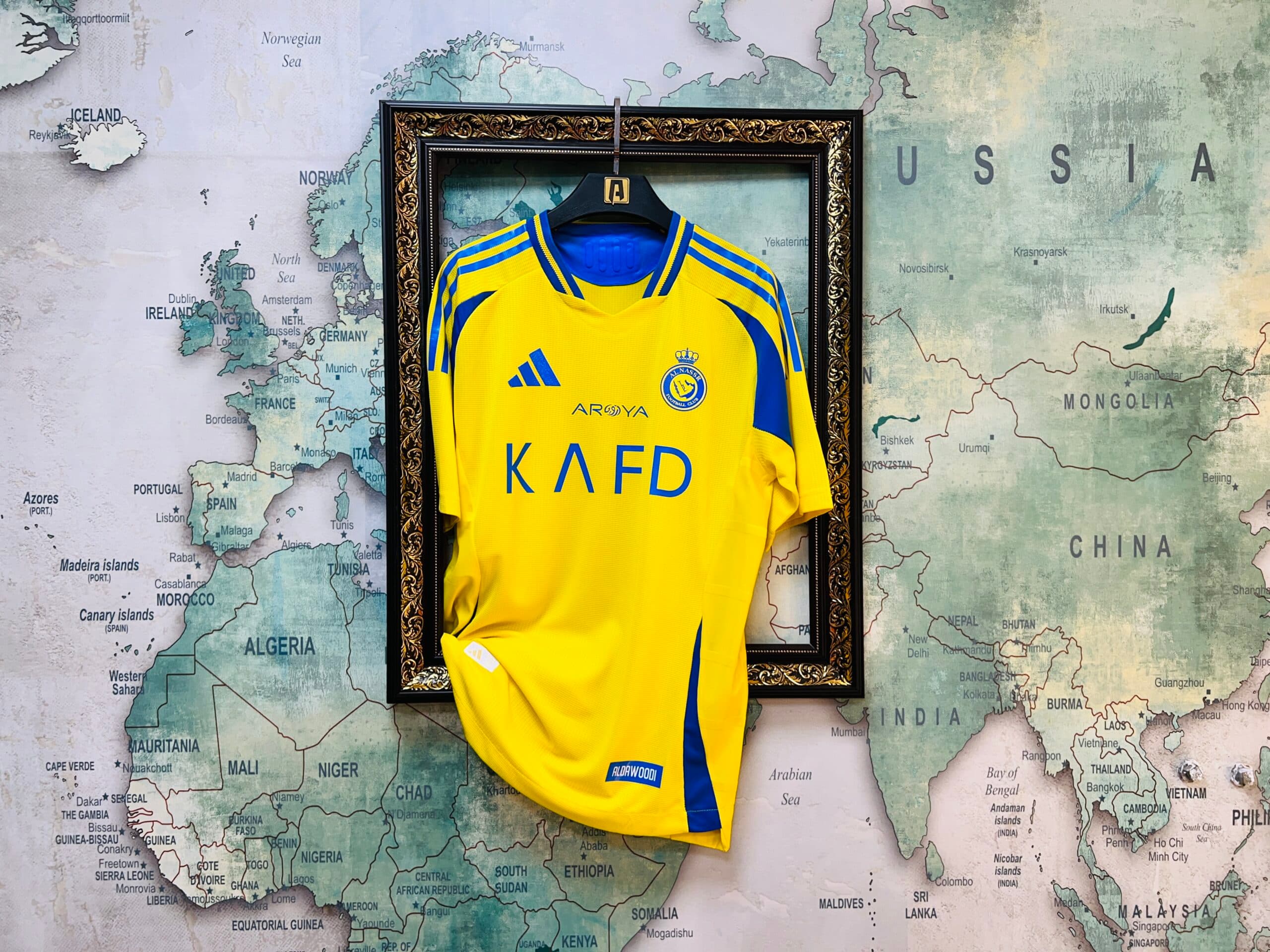 کیت اول النصر 2024-2025 ورژن پلیر (بازیکن) — تصویر ۵