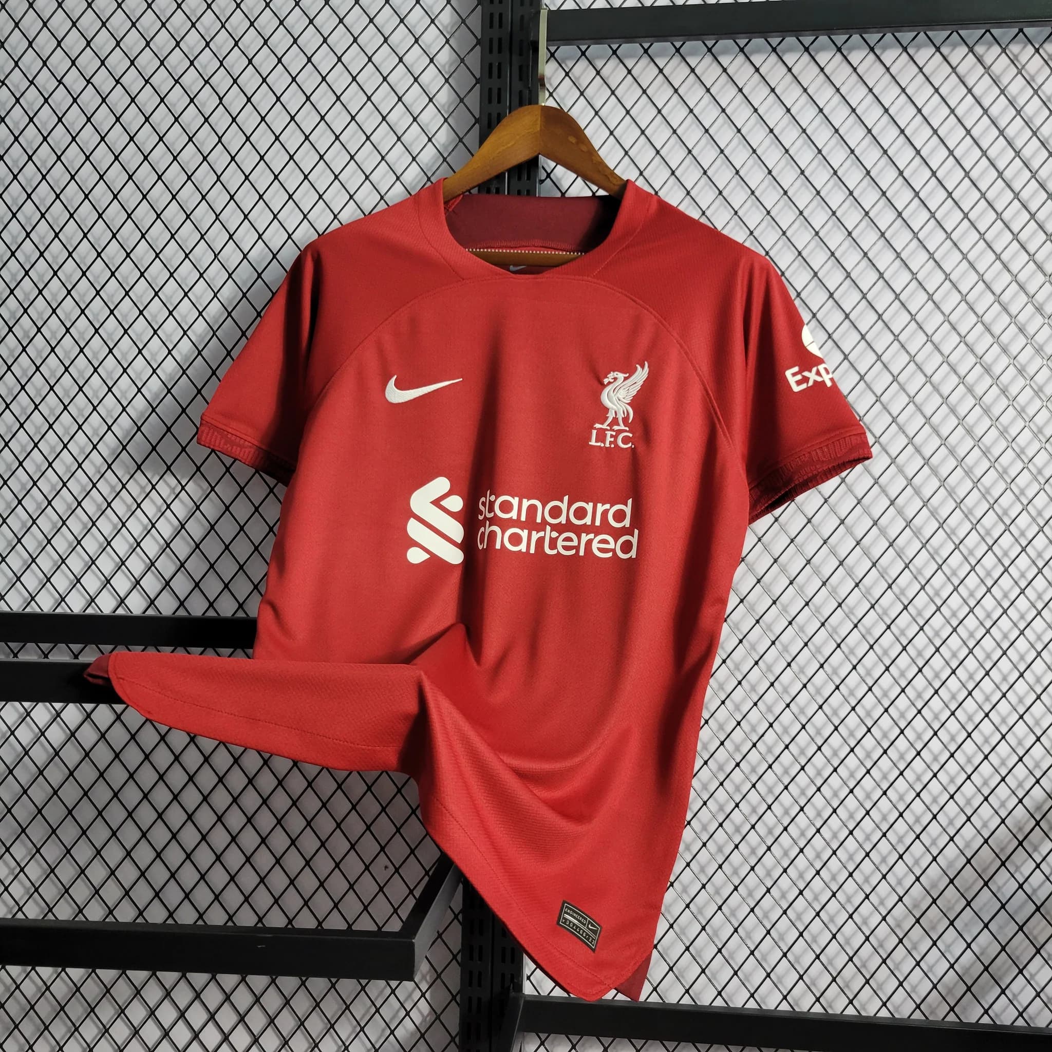 لباس لیورپول 2022/2023 — تصویر ۳