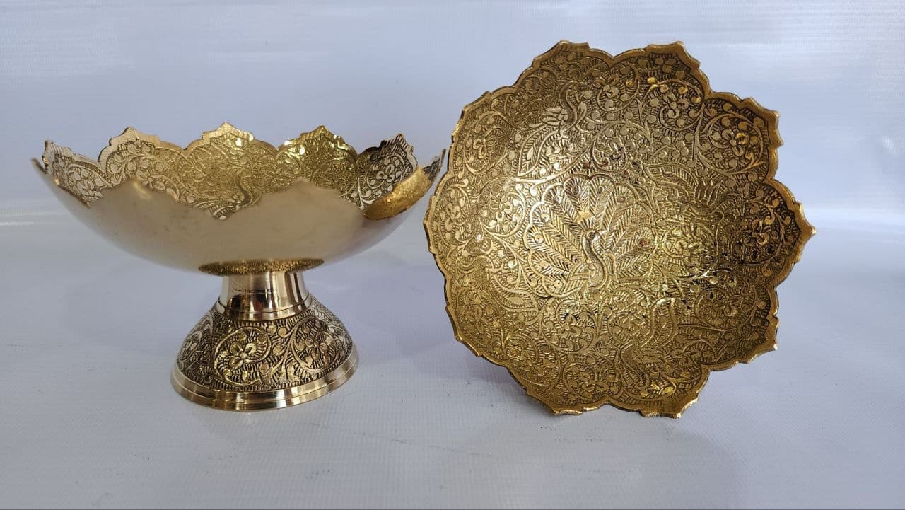 کاسه پایه دار برنجی یکرو 12.5 سانت طرح 3