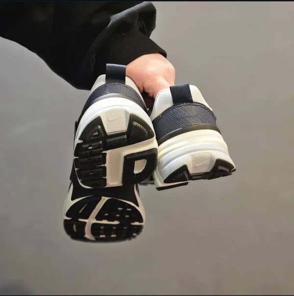 نایک وی تو کی ران سورمه ای Nike V2K Run Shoes — تصویر ۸