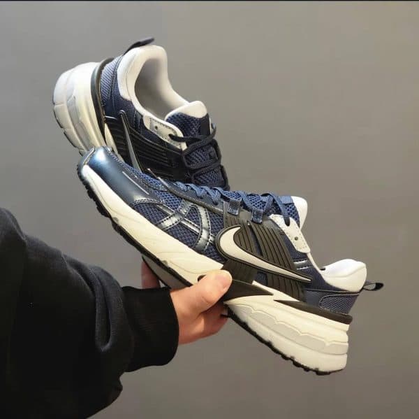 نایک وی تو کی ران سورمه ای Nike V2K Run Shoes — تصویر ۴