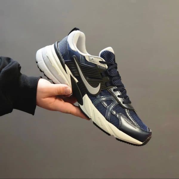 نایک وی تو کی ران سورمه ای Nike V2K Run Shoes — تصویر ۶