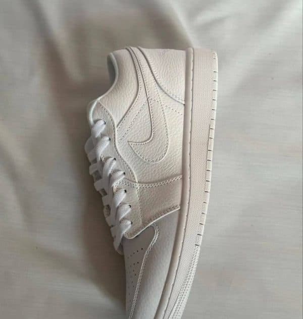 نایک ایرجردن وان چرم سفید رنگ مستر Air Jordan 1 Low SE Shoes Low-top — تصویر ۷