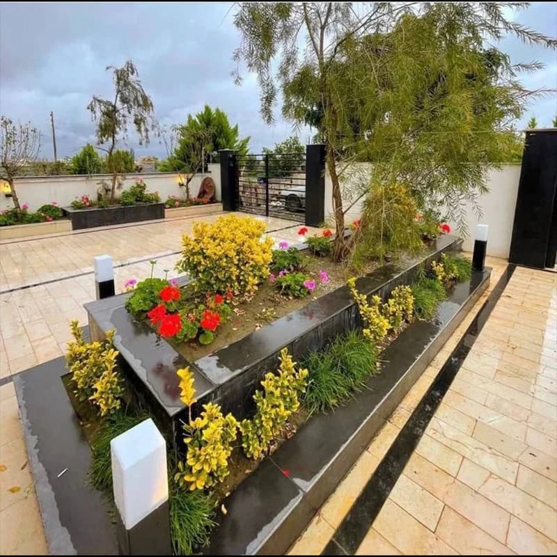 چراغ حیاطی مدرن دوستان 35 سانتی مدل روبیکا — تصویر ۳