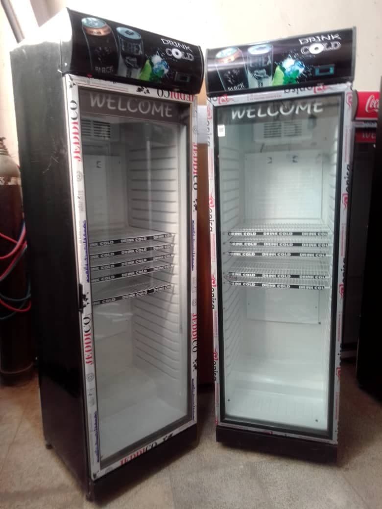 یخچال ویترینی ایستاده عرض ۷۰ سانتی‌متر طرح دلخواه — تصویر ۳