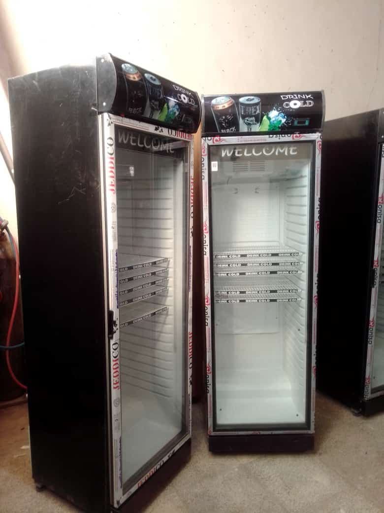 یخچال ویترینی ایستاده عرض ۷۰ سانتی‌متر طرح دلخواه — تصویر ۶