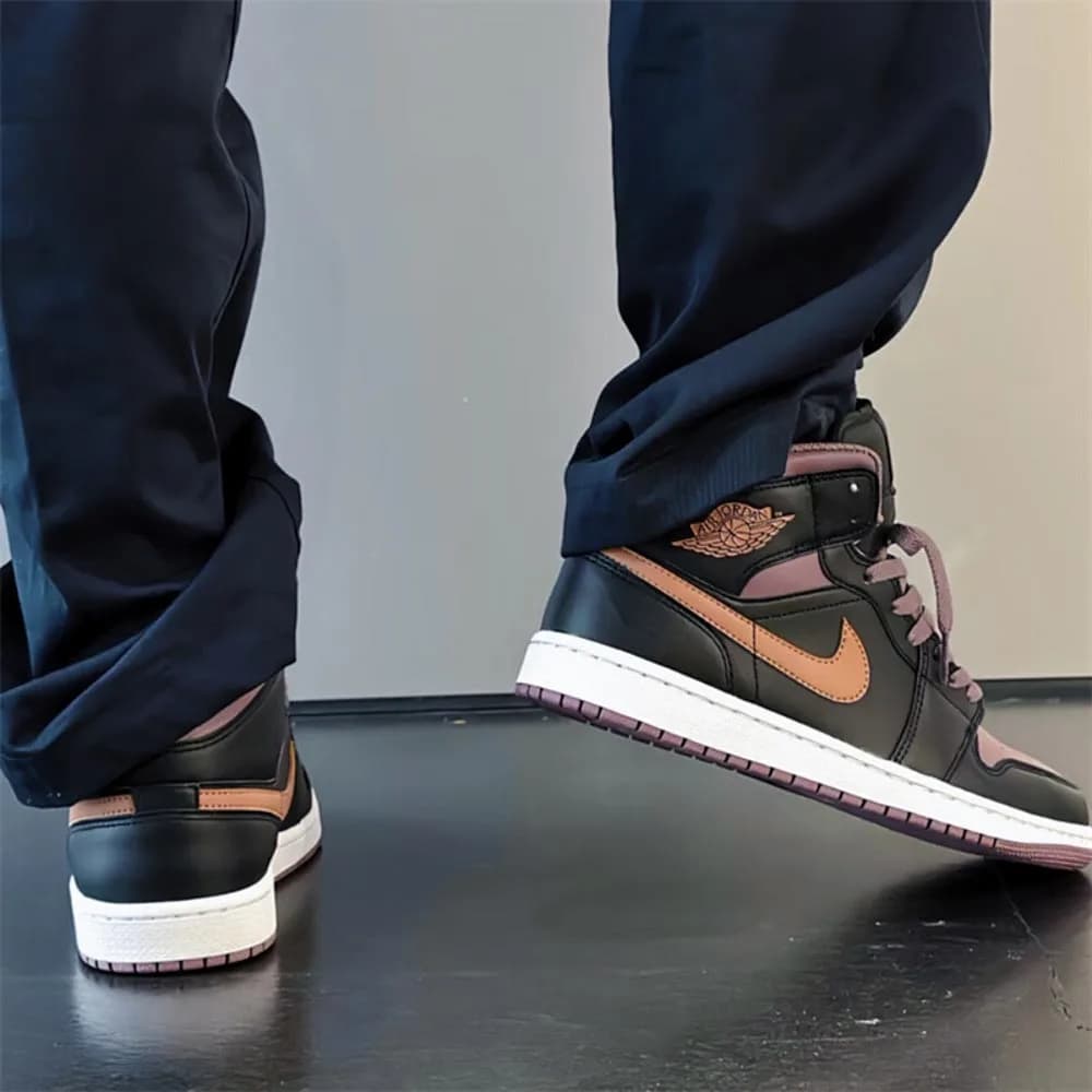 کتونی Nike مدل Jordan 1 Mid – FB9911-008 — تصویر ۸
