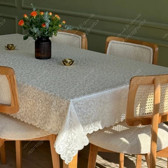 رومیزی ژاگارد مستطیل طرح تیلا رزین تاژ — تصویر ۲