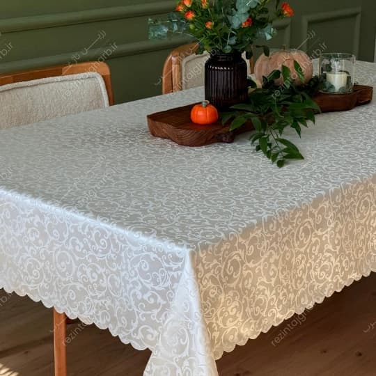 رومیزی ژاگارد دایره طرح تیلا رزین تاژ — تصویر ۳