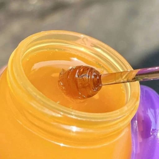 بالم لب کوزه ای کاسه ای ظرف عسلی شاداب کننده آبرسان و نرم کننده بالم لب پینترستی فانتزی کیوت همراه بیلبیلک کره ای — تصویر ۸