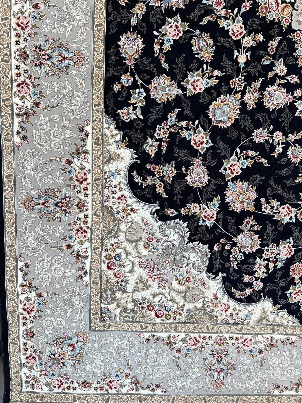 فرش ۱۲۰۰ شانه نقشه افسون زمینه سرمه ای — تصویر ۲
