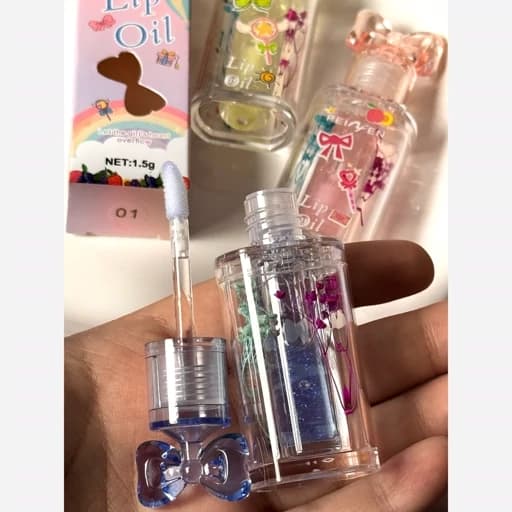 آبرسان لب برق لب بالم لب پاپیونی گلدار شاین فانتزی کیوت پینترستی نرم کننده بلها — تصویر ۲