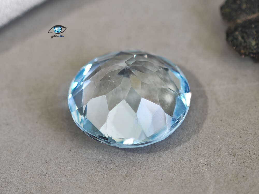 نگین توپاز آبی گرد طبیعی 5.5 قیراط — تصویر ۳
