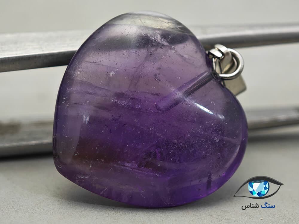 آویز منشوری آمیتیست طبیعی 3.7 گرم — تصویر ۵