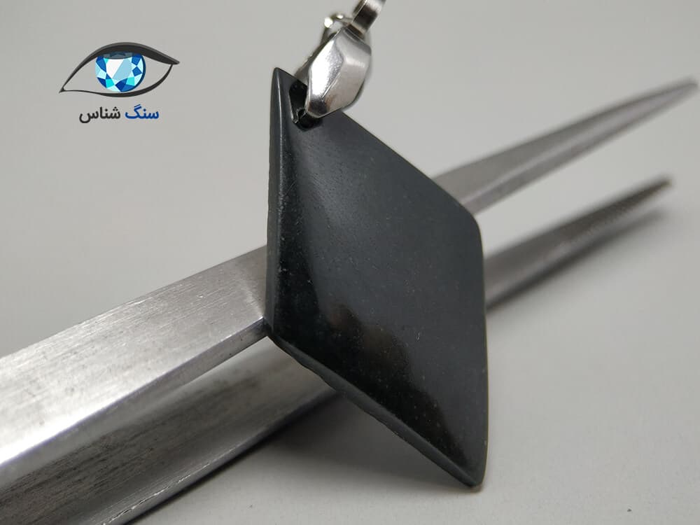 آویز یشم جیدایت لوزی 2.7 گرم — تصویر ۴
