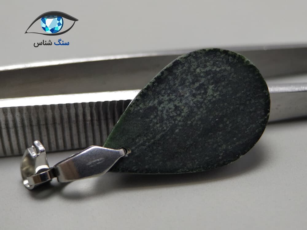آویز یشم جیدیت سیاه 3.8 گرم — تصویر ۳