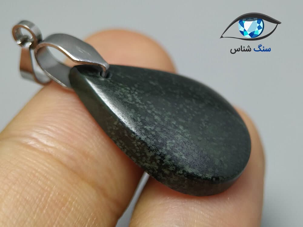 آویز یشم جیدیت سیاه 3.8 گرم
