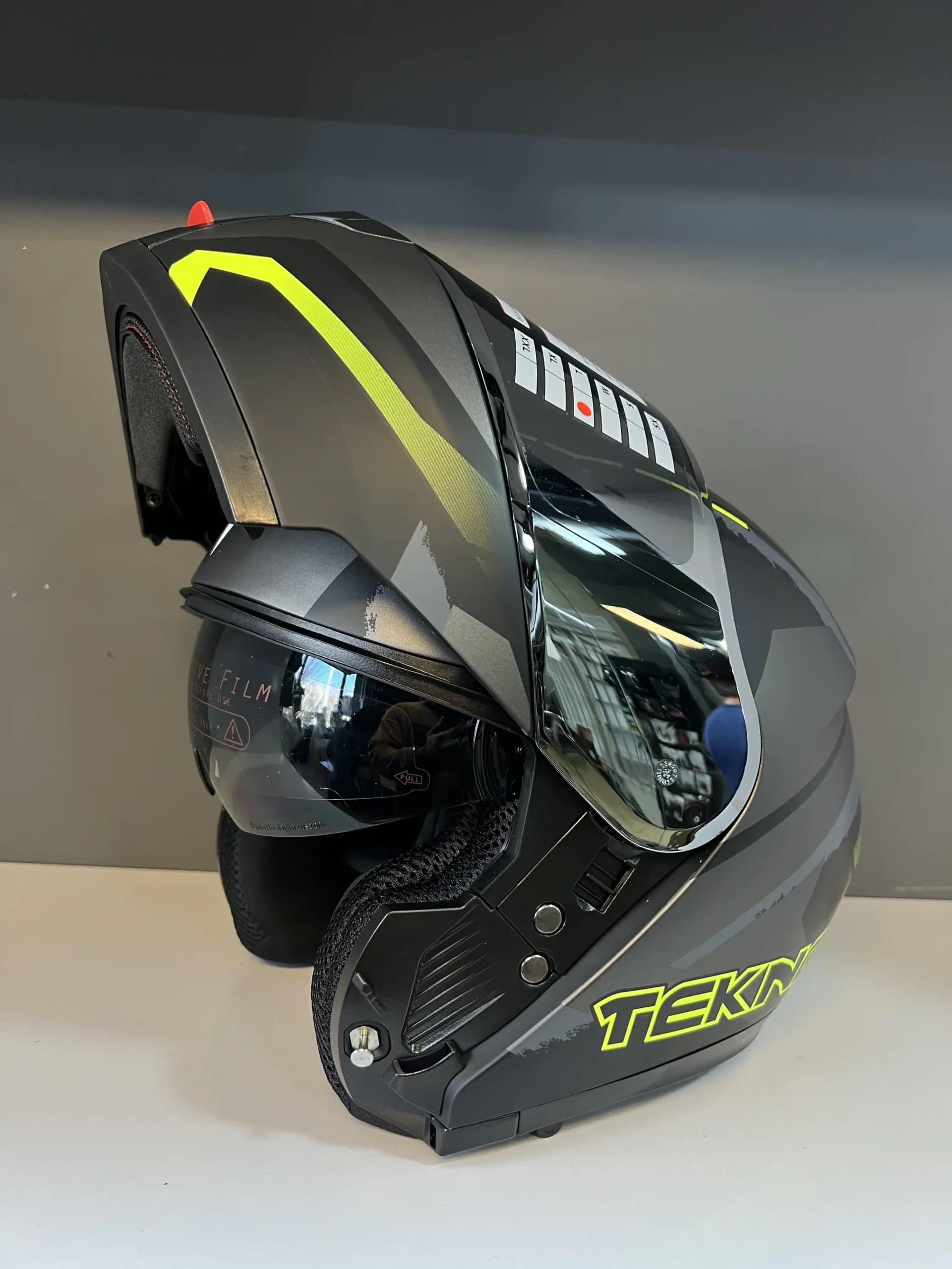 کلاه فک متحرک Tekno – Black light green — تصویر ۴