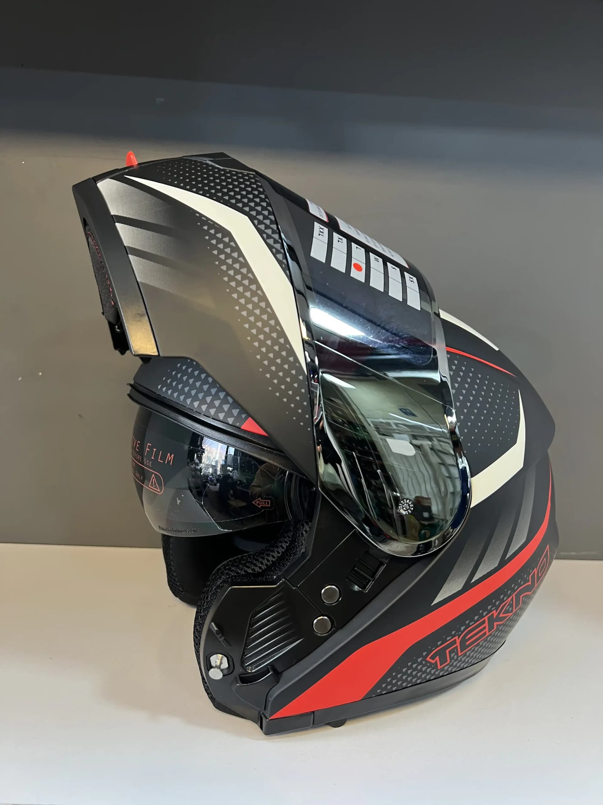 کلاه فک متحرک Tekno – Red White — تصویر ۴