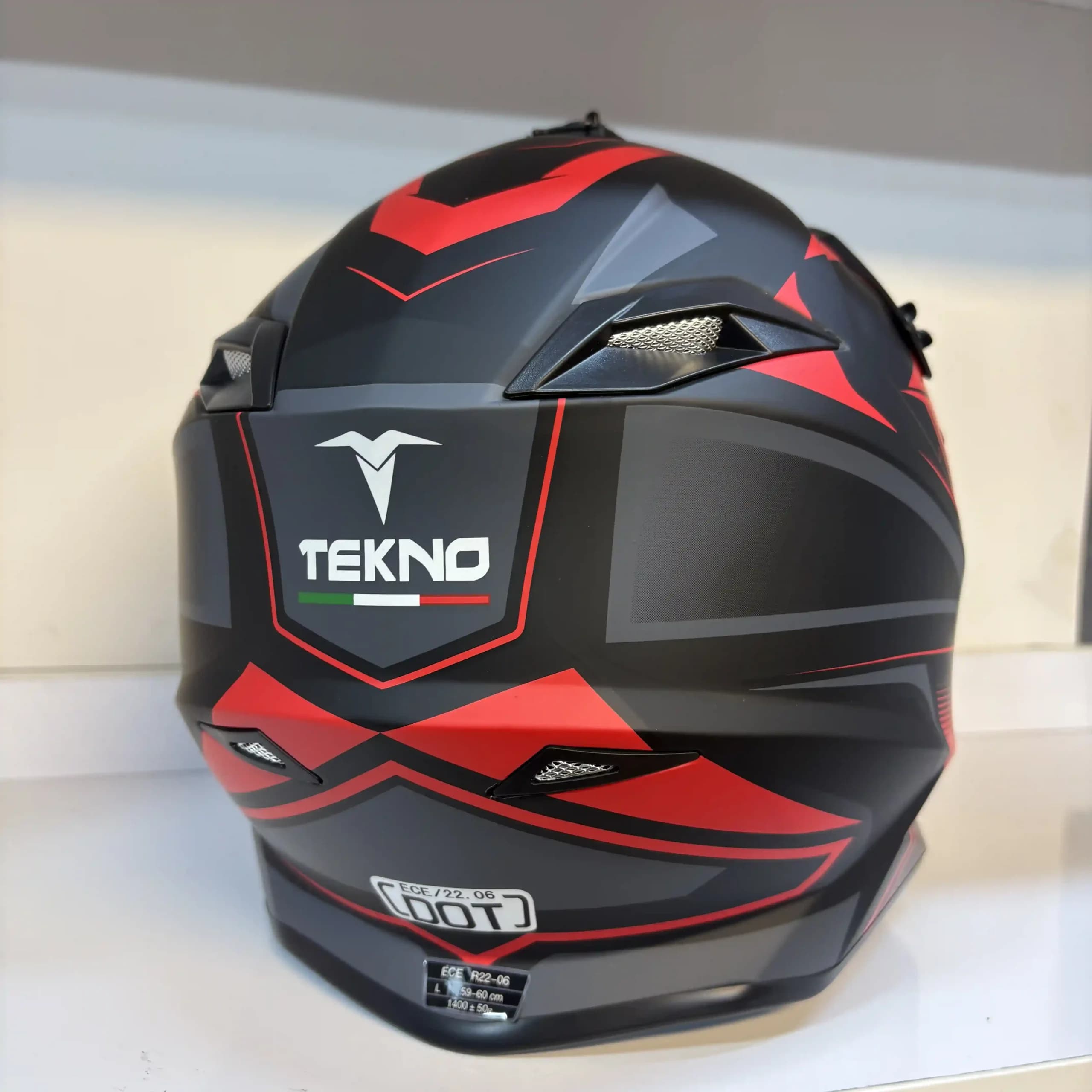 کلاه کراسی Tekno | ایمن، سبک و مناسب آفرود Black Red Line — تصویر ۳