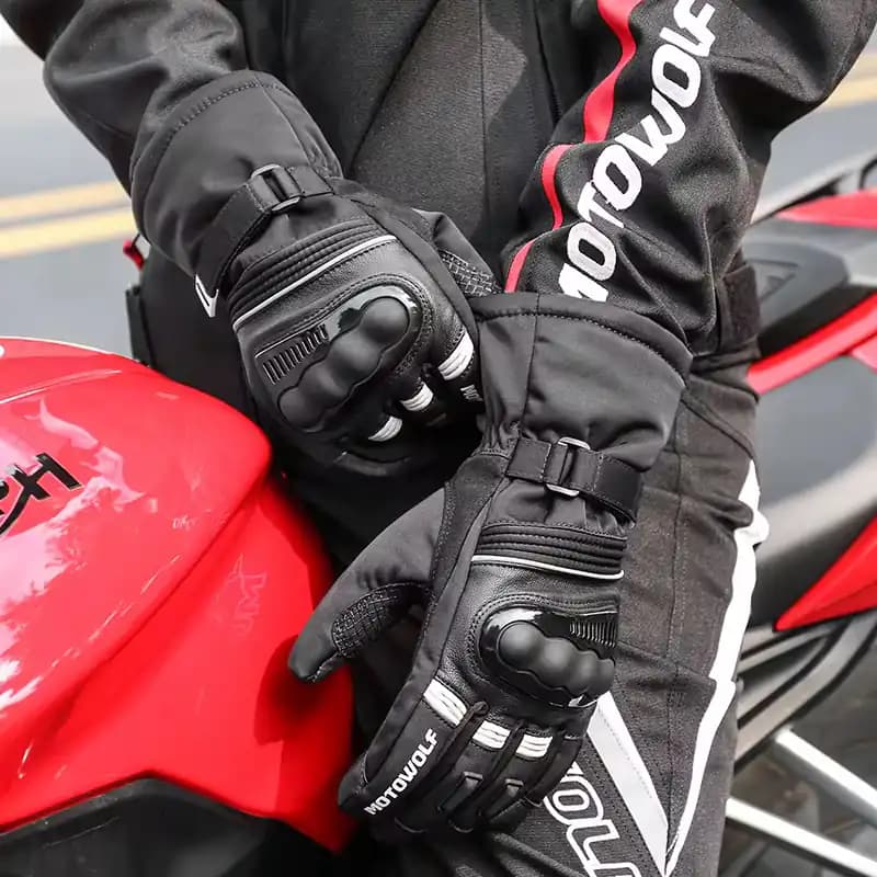 دستکش زمستانی MotoWolf – گرما، کنترل کامل در هوای سرد – مشکی — تصویر ۲
