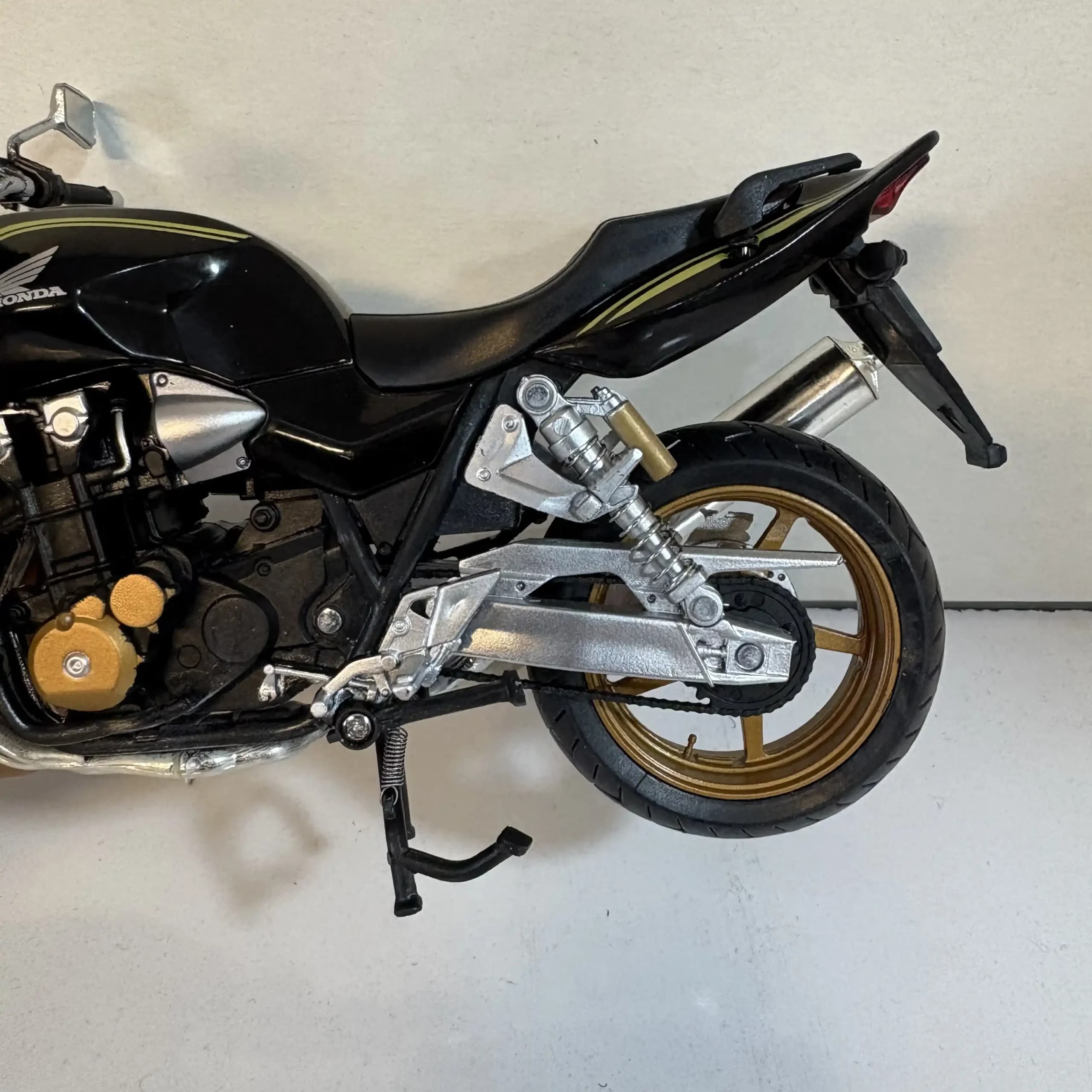 🏍️ ماکت موتور هوندا CB1300 Automaxx (مقیاس 1:12) — تصویر ۷