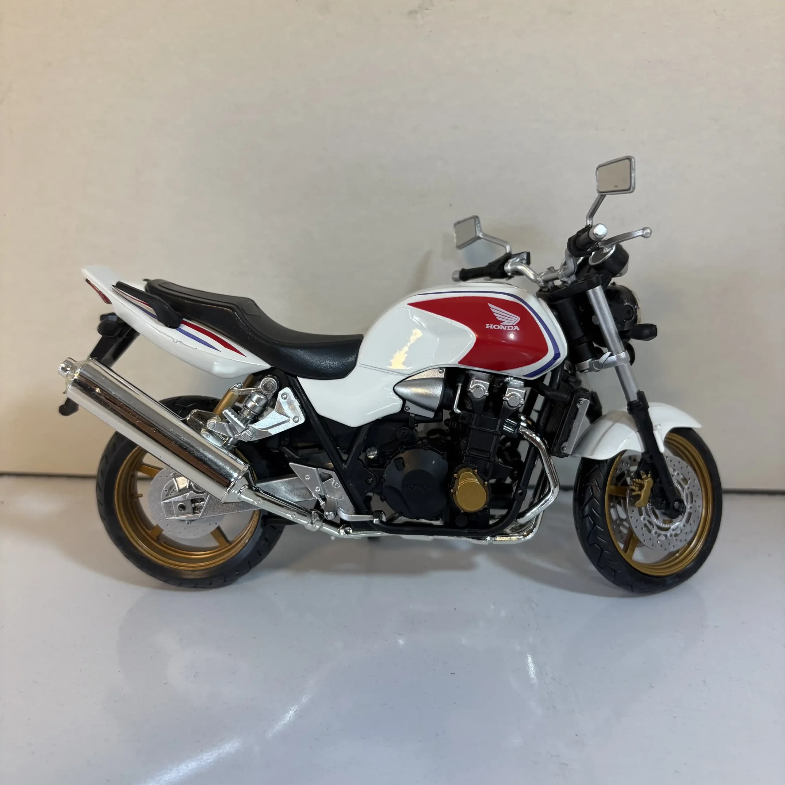 🏍️ ماکت موتور هوندا CB1300 Automaxx (مقیاس 1:12) — تصویر ۲
