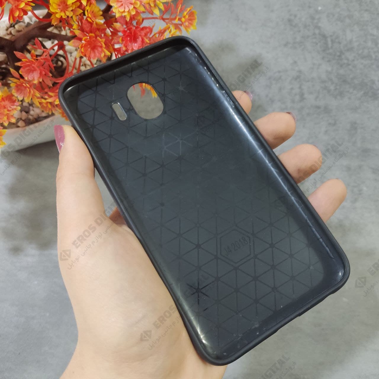 قاب گوشی Samsung Galaxy J4 پشت چرم طرح گوزن — تصویر ۴
