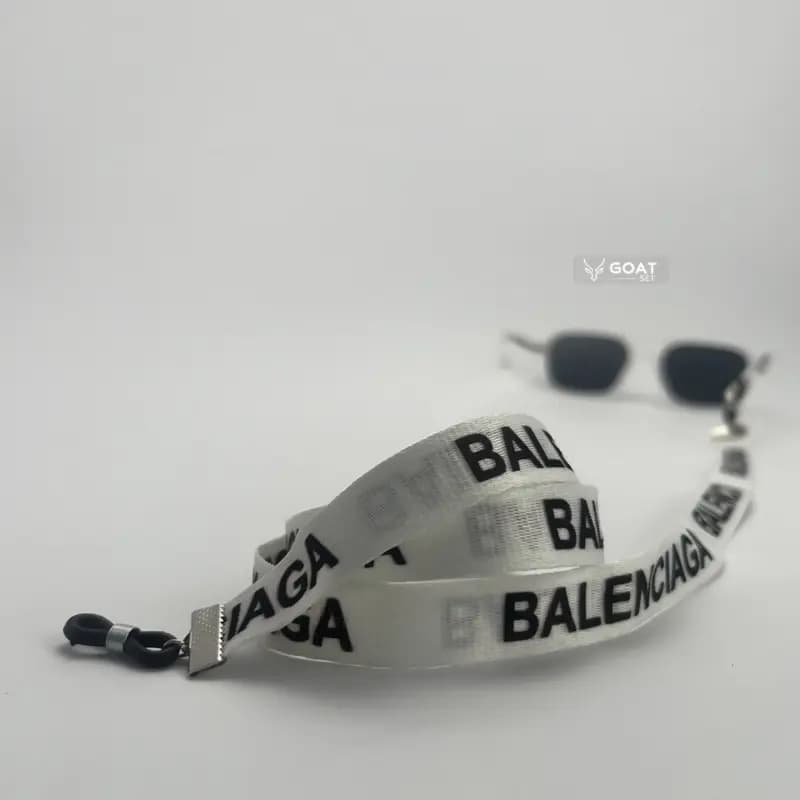 بند عینک اسپرت سفید balenciaga | پارچه ای — تصویر ۲