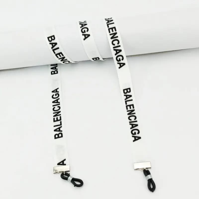 بند عینک اسپرت سفید balenciaga | پارچه ای