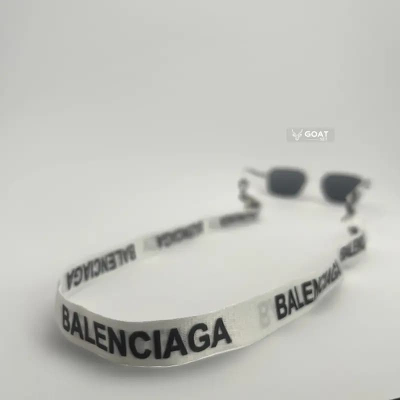 بند عینک اسپرت سفید balenciaga | پارچه ای — تصویر ۳
