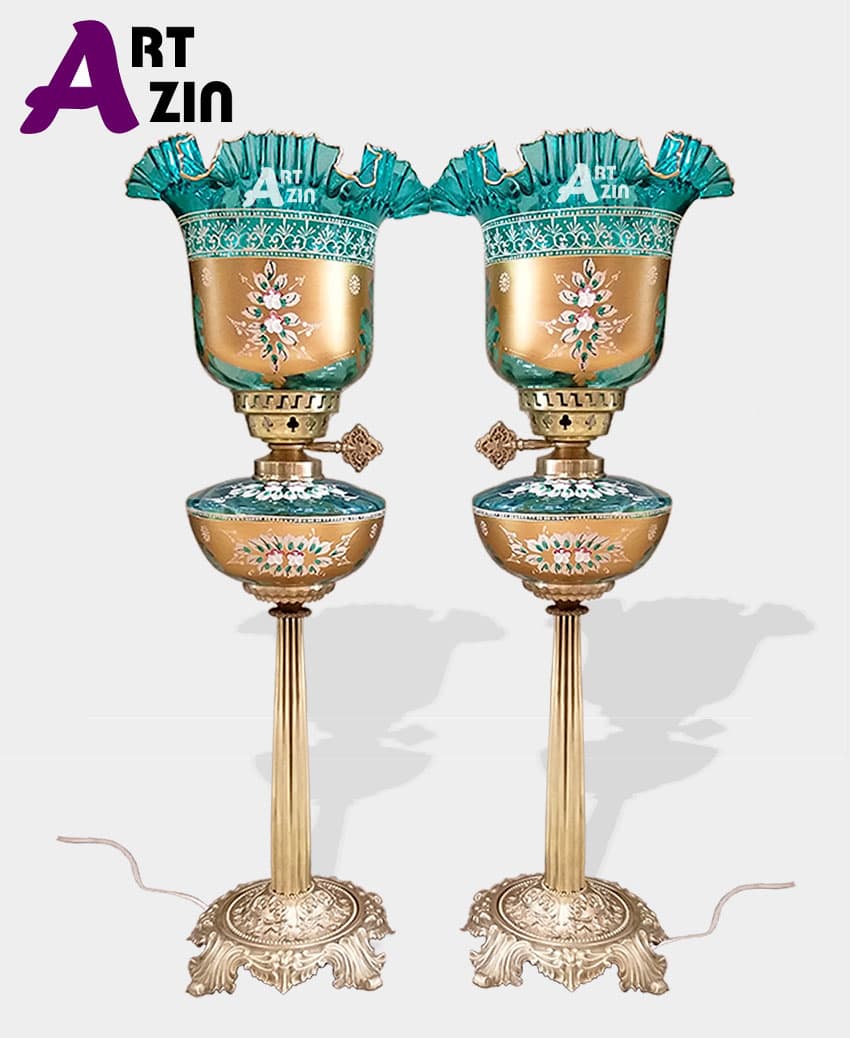 چراغ لاله کریمخانی پایه و ماشین برنجی طرح چک گل برجسته – کد: ۵۶۳