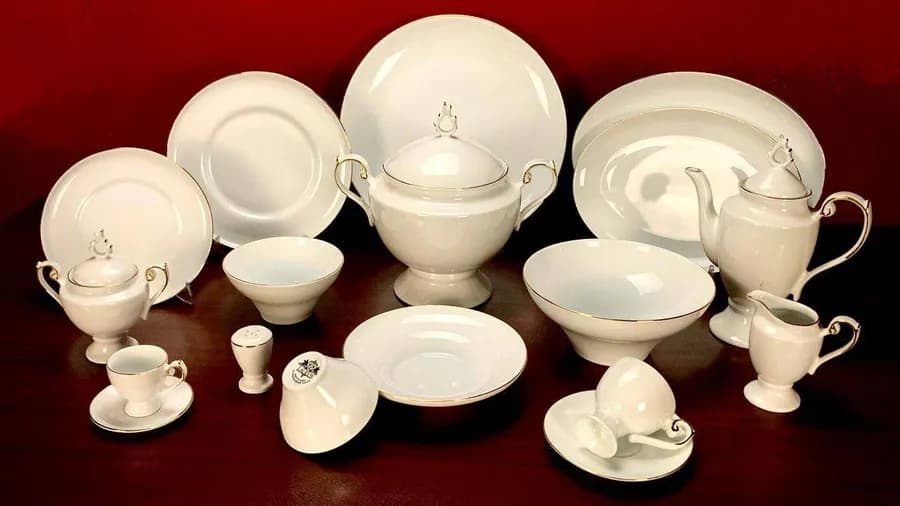 سرویس چینی لورین طرح کرم خط طلا (گلدن لاین) قالب کوئین
