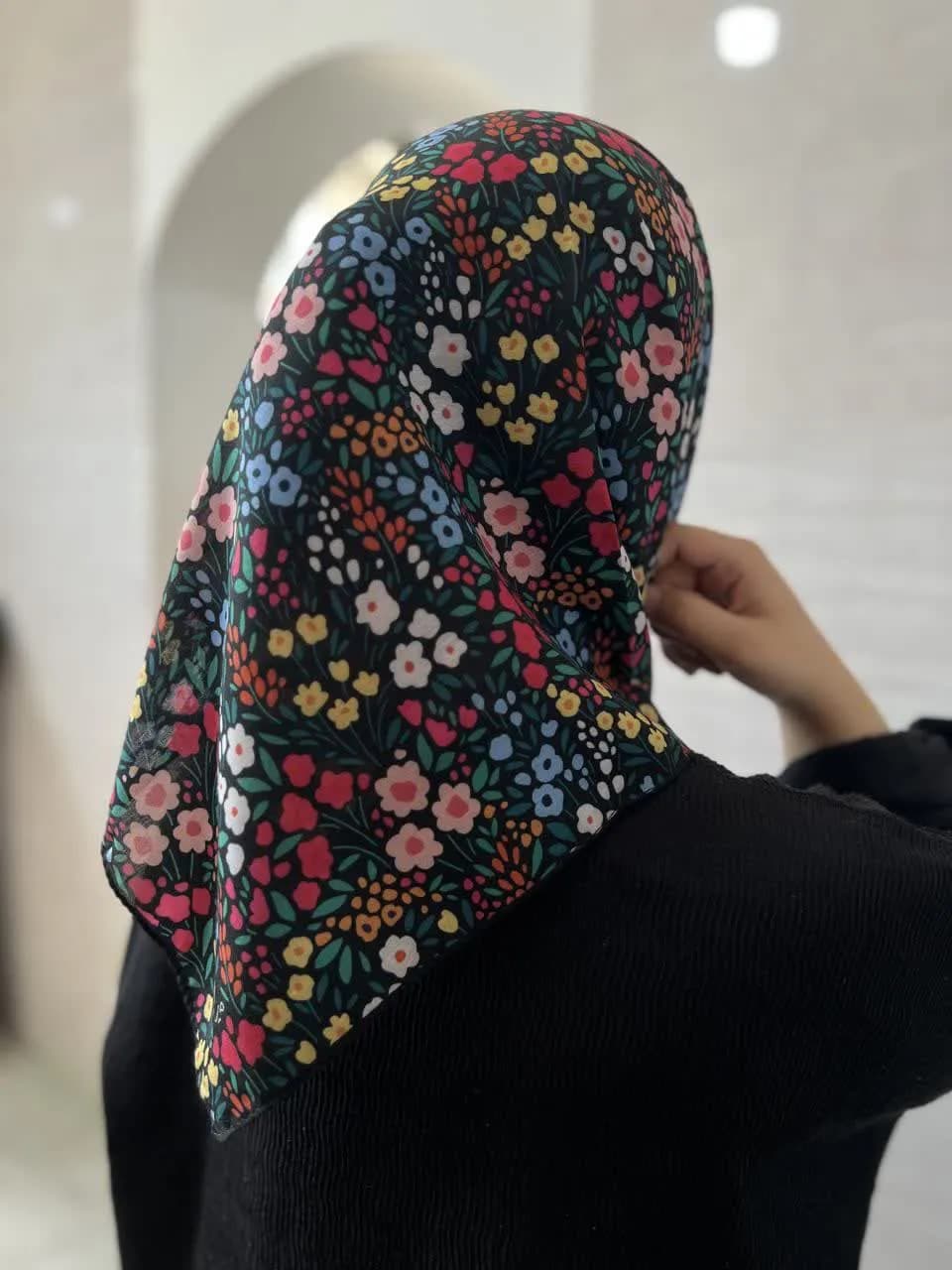 مینی اسکارف نخی دخترانه طرح زیبا رنگ مشکی
