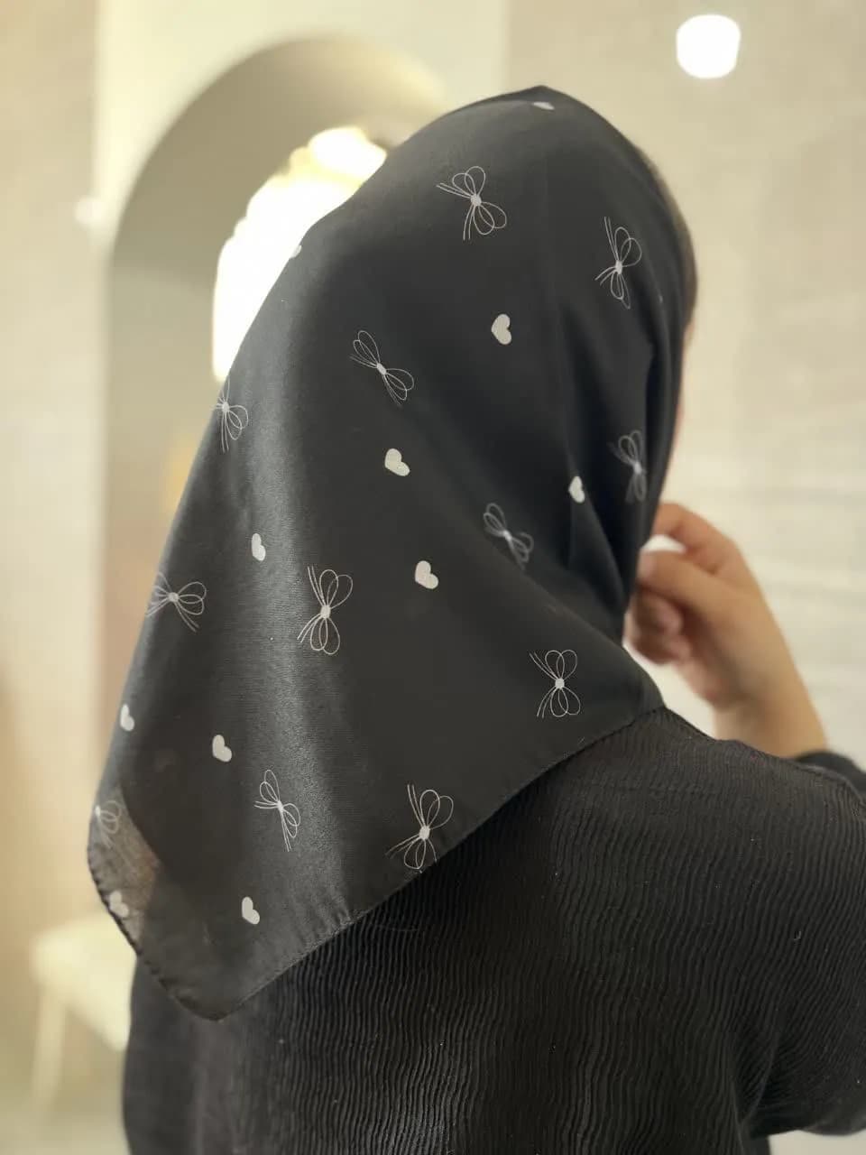 مینی اسکارف نخ دخترانه طرح قلب و پاپیون رنگ مشکی