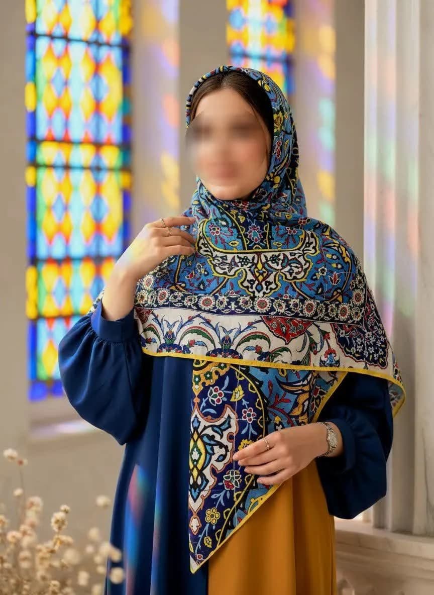 روسری سوپرنخ زنانه طرح کاشی سنتی رنگ آبی