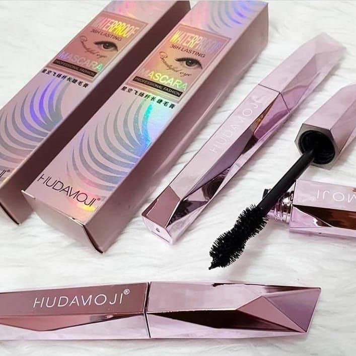 ریمل الماسی برند هدی موجی (Hudamoji Diamond Mascara) | حجم‌دهنده و بلندکننده مژه با جلوه براق مشکی — تصویر ۷