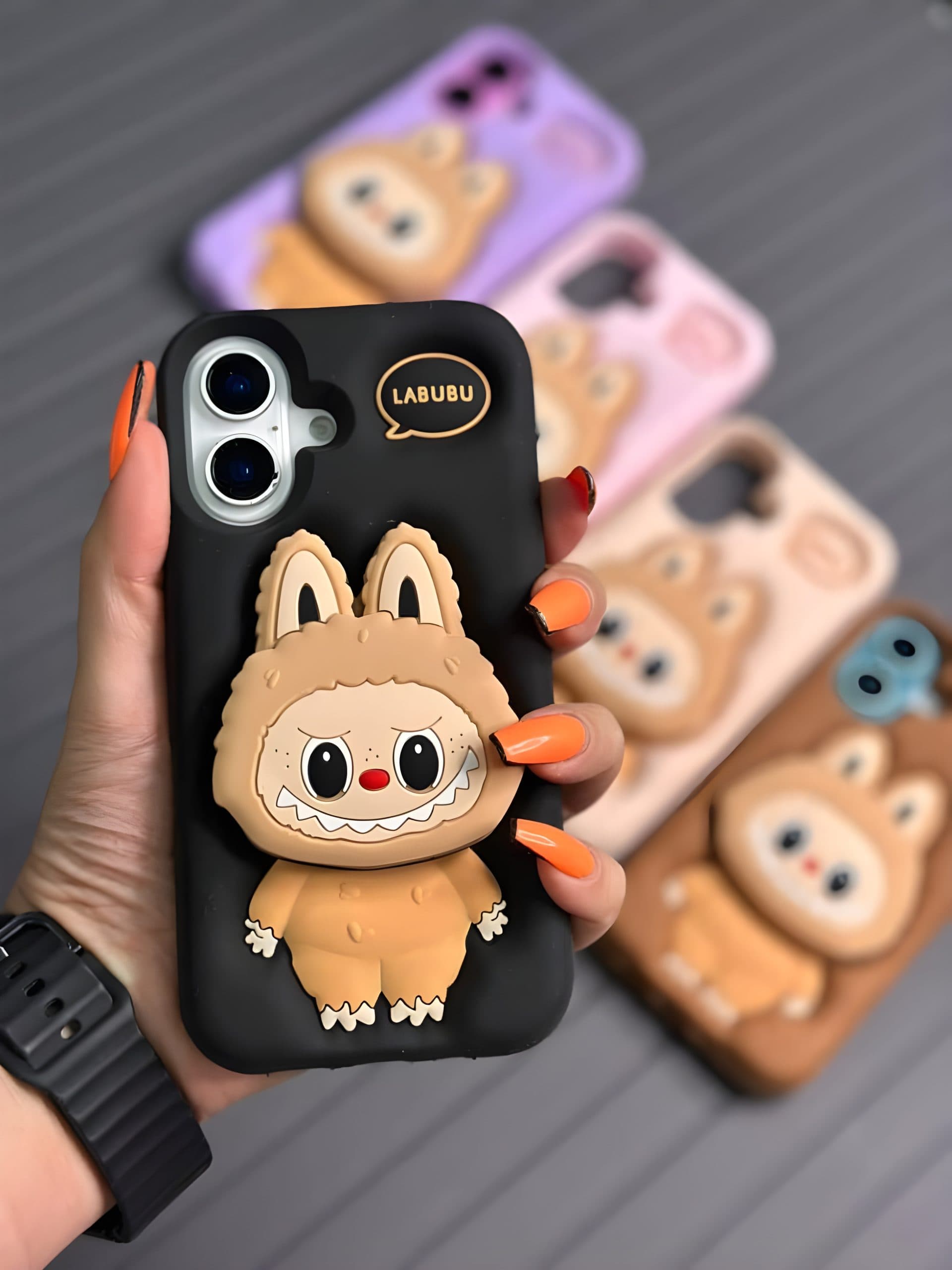 قاب لبوبو آیفون iphone 17 جنس سیلیکونی اورجینال — تصویر ۵